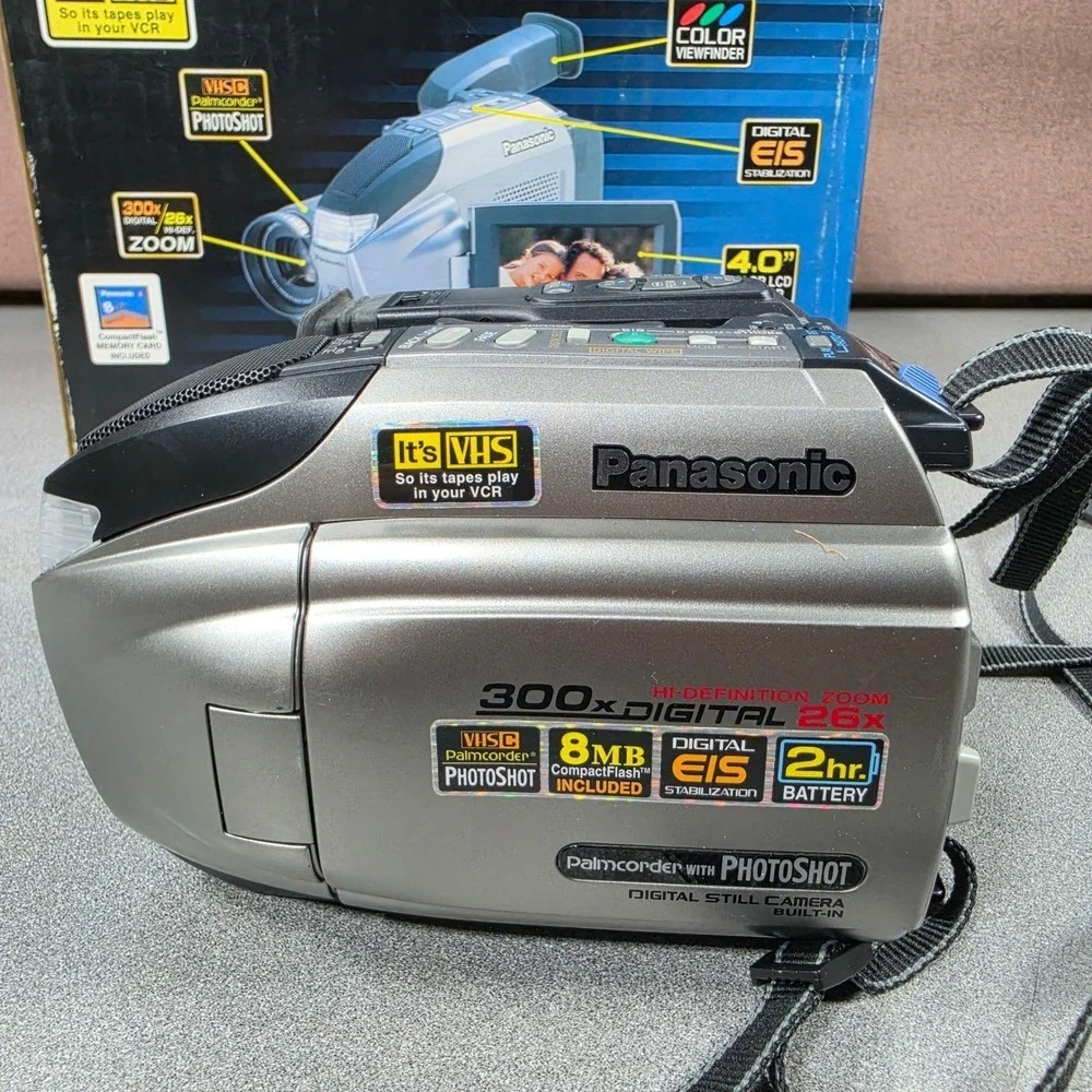Panasonic PV-L751 Camcorder VHS-C Palmcorder 300x Zoom Box-Working!